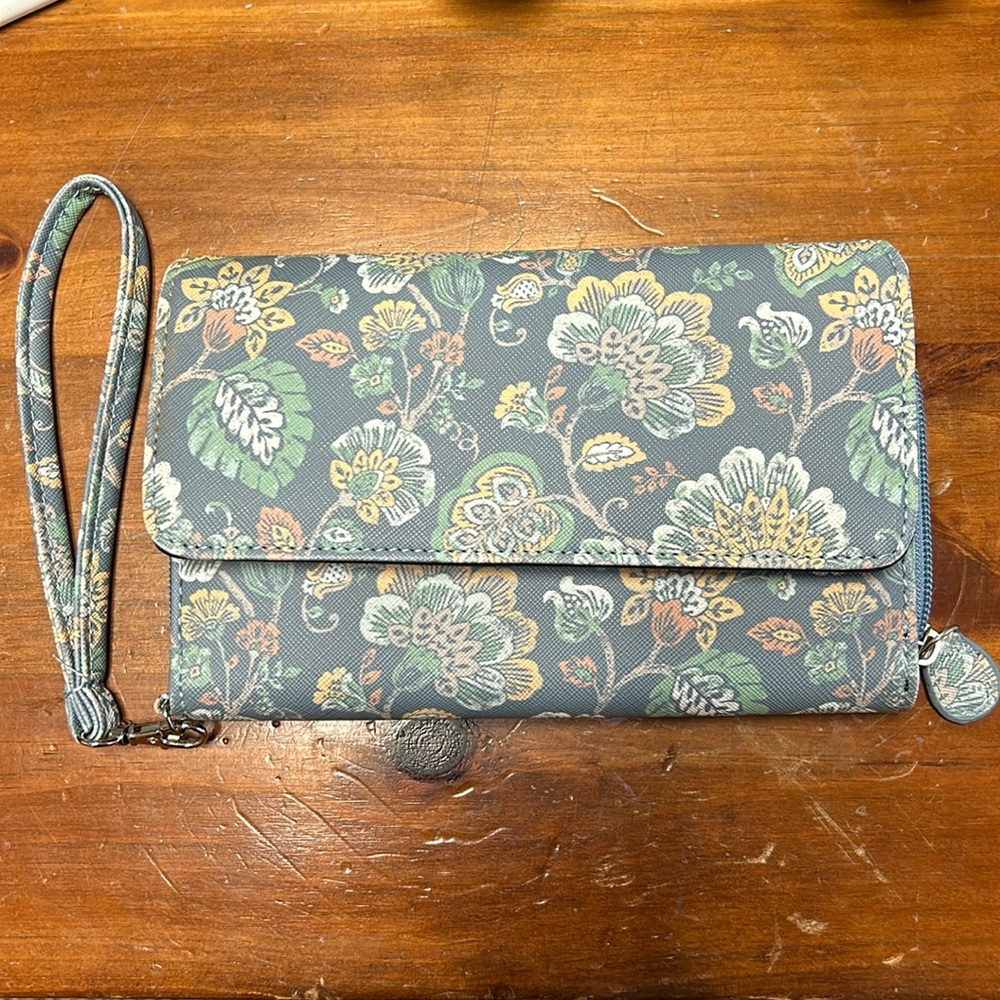 NWOT Safe Keeping Ladies Wallet Card Holder